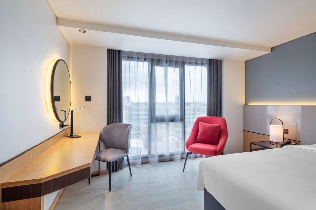 Best Western Click Sathorn 11 กรุงเทพมหานคร ภายนอก รูปภาพ