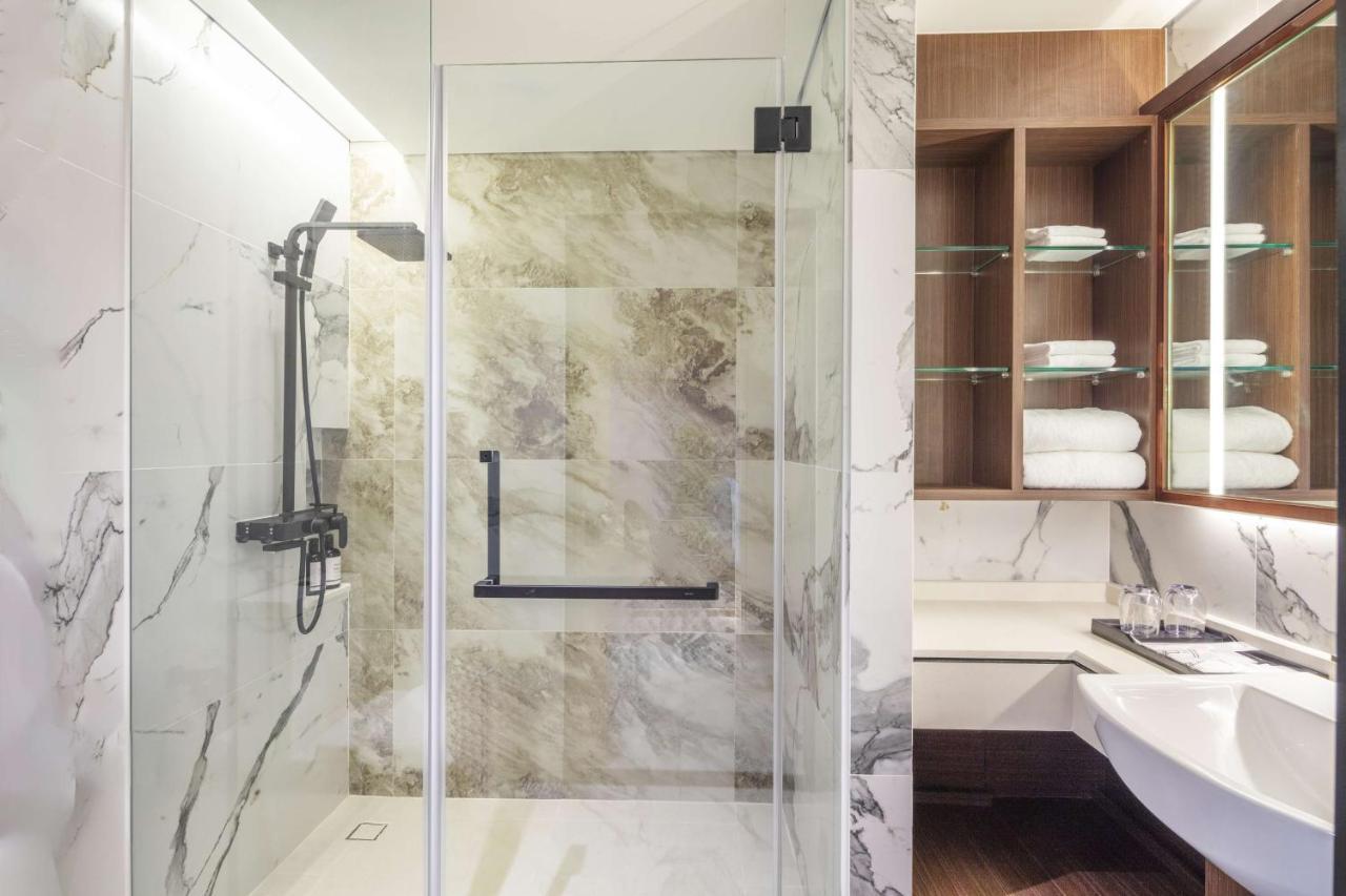 Best Western Click Sathorn 11 กรุงเทพมหานคร ภายนอก รูปภาพ